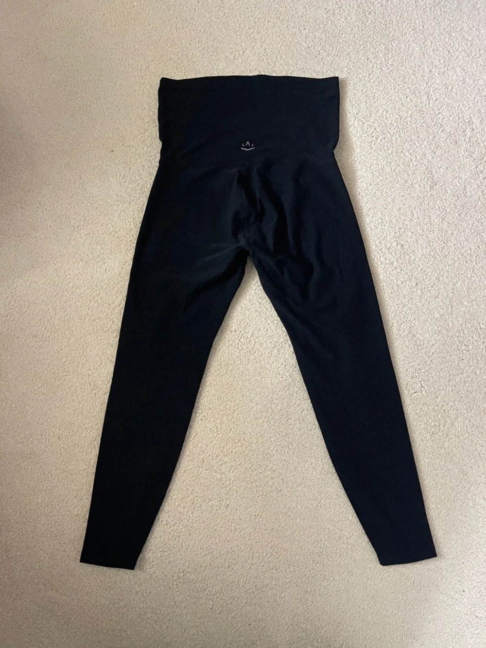 Beyond Yoga Black Maternity Leggings - Picture 2 of 3